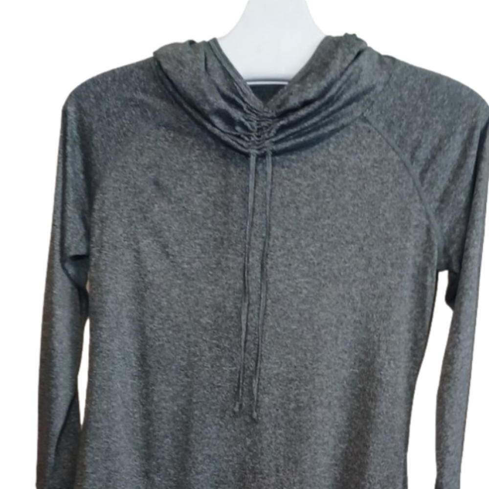C9 Champion light weight athletic shirt, in charred grey Size Large